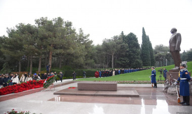 Azərbaycan xalqı Heydər Əliyevin xatirəsini yad edir - YENİLƏNİB - FOTO
