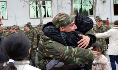 Azərbaycanda əsgərlik yaşı niyə azaldılır? - AÇIQLAMA