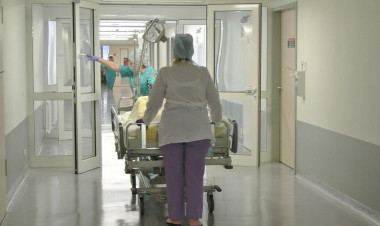 Türkiyəli məşhur müğənninin vəziyyəti AĞIRLAŞDI: helikopterlə gətirildi - FOTO