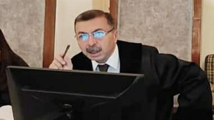 “Gecə özünü yalandan yerə yıxıb ki, ölürəm”