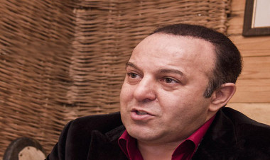 Yubileyini xanımı ilə belə keçirdi - VİDEO