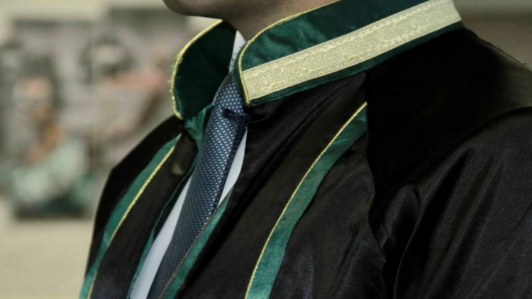 Üç vəkil cəzalandırıldı