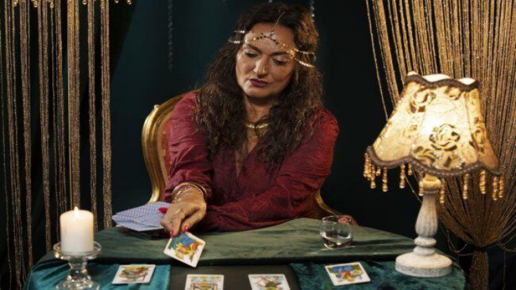 25 oktyabr üçün Tarot bürclər proqnozu - tale sənə irəliləmək siqnalı verir