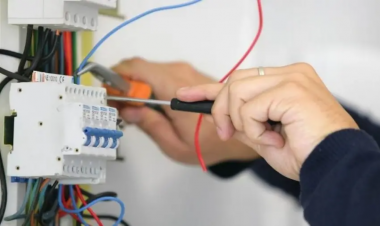 “Azercell”in əməkdaşını iş başında elektrik cərəyanı vurdu, vəziyyəti ağırdır