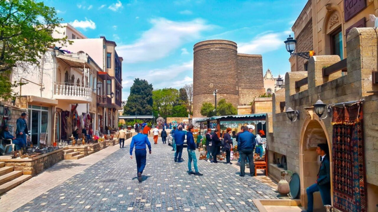 Sabah Bakıda 23, bölgələrdə 25 dərəcə isti olacaq