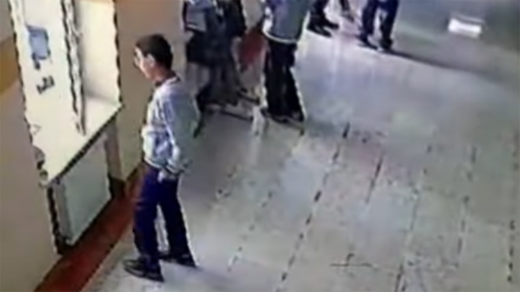 “Uşağım məktəbdən müəllimlərin səhlənkarlığına görə yıxılıb” - VİDEO