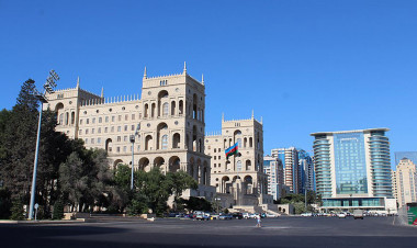 Azadlıq meydanının qarşısında hərəkət məhdudlaşdırılır - FOTO