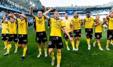 Sensasiya: Cəmi 1500 sakini olan qəsəbə klubu ölkə çempionu oldu