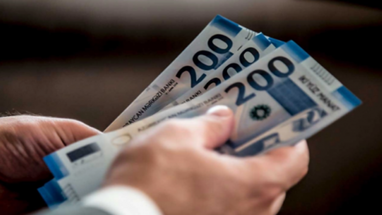 Banklardan depozitlər geri çəkilir - SƏBƏB