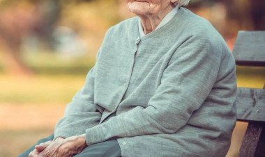 21 ölkədə tərcüməçi işləyib - indi yollarda corab SATIR - VİDEO