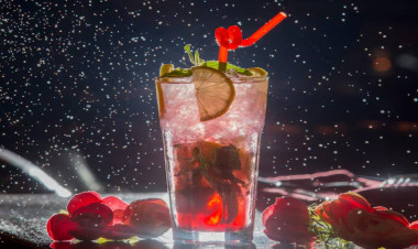 Şirin içkiləri bu formada içəndə dişlərə zərər vurmur - Açıqlama