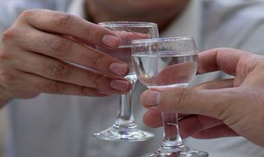 Nəyə görə payızda çox araq içmək olmaz?