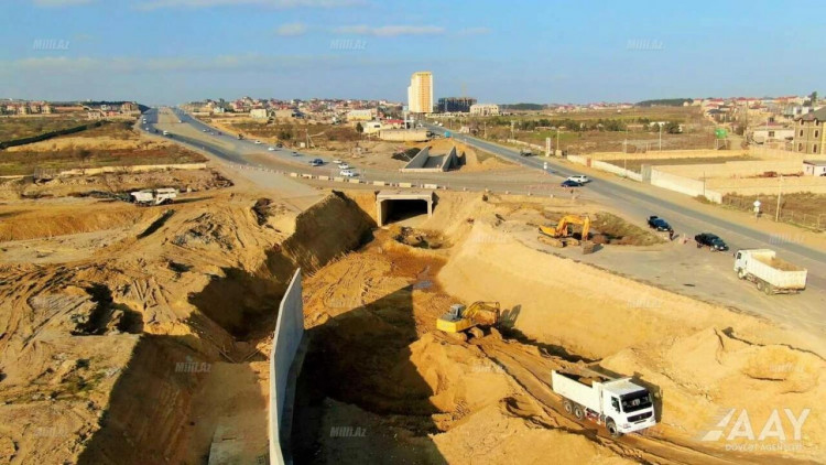 Bakının mərkəzində daha bir SÖKÜNTÜ