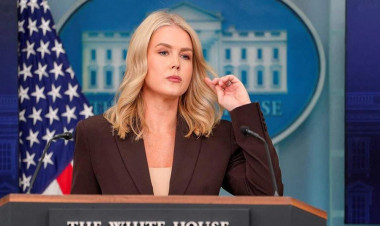 Ağ Evin mətbuat katibindən jurnalistə  kobud reaksiya