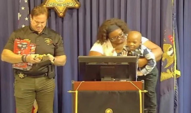 3 yaşlı uşaq anasını xilas etdi