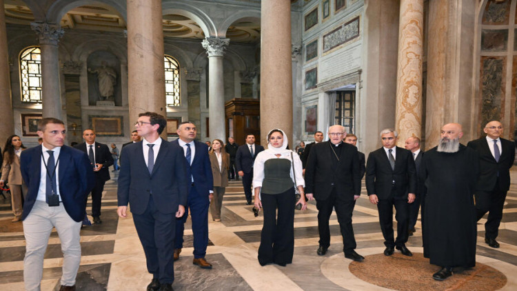 Mehriban Əliyeva Vatikanda Müqəddəs Pavel Bazilikasında həyata keçirilən bərpa işləri ilə tanış olub - VİDEO - FOTO