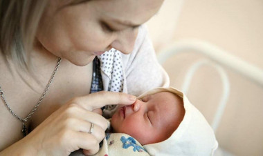 Uşaq əmizdirən analar, bu 10 qidadan imtina edin