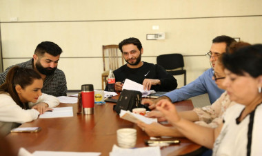 Gənc Tamaşaçılar Teatrında “Büllur başmaq” yeni tamaşanın oxunuş məşqlərinə başlanılıb - FOTO