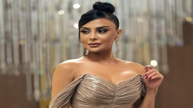 Vüsalə məşhur müğənnini 