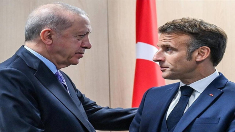 Makronun Ərdoğanla görüşü gündəm oldu - VİDEO