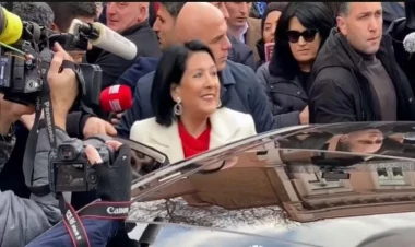 Zurabişvili saraydan belə yola salındı - VİDEO