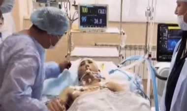 Rinat Asanov komadan ayıldı - Emosional görüntülər - VİDEO