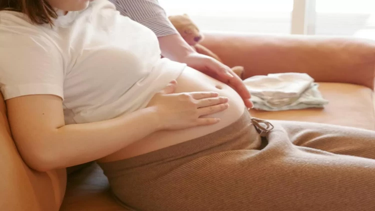 Aborta razı olmayan hamilə arvadını öldürdü