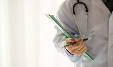 Tanınmış həkimə yüksək vəzifə verildi - FOTO