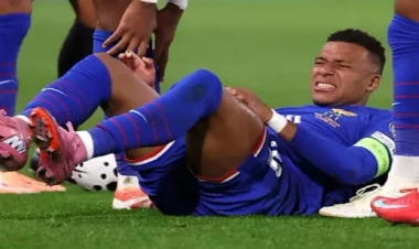 Mbappe Azərbaycan matçında zədələndi - Yığmanı tərk etdi