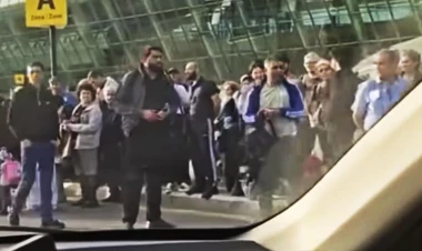 Aeroportda taksi dəyişikliyindən sonrakı vəziyyət - VİDEO