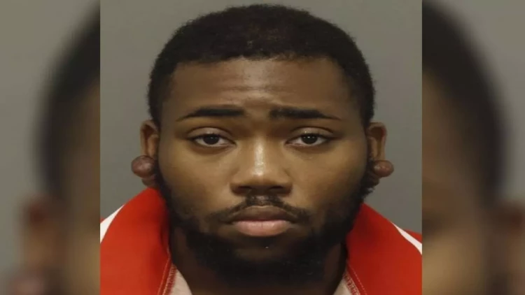 Xəstə qəsdən qanını həkimlərin üstünə sıçradıb onları da yoluxdurdu