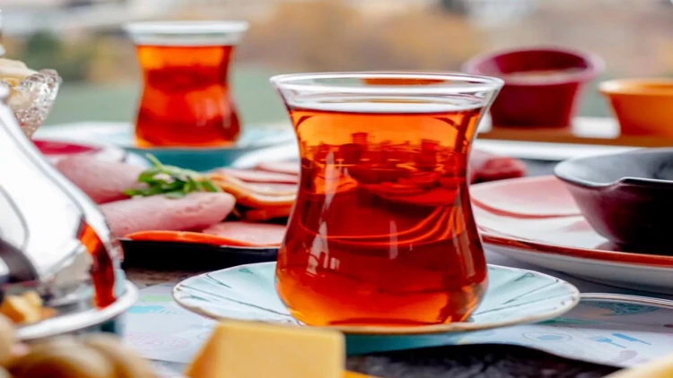 Çay suyuna 1 ədəd əlavə edin - Çayın dadı 10 dəfə artır, saatlarla təzə qalır