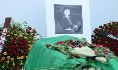 Təzə Pir məscidində Xalq artisti Əminə Yusifqızı ilə vida mərasimi keçirilir - FOTO