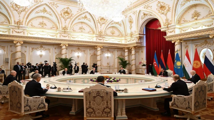 Prezident Düşənbədə məhdud tərkibdə iclasda çıxış edib - VİDEO - FOTO