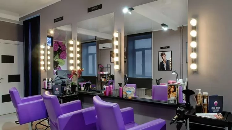 Bakıda əri qadını gözəllik salonunda amansızlıqla öldürdü - Təfərrüat