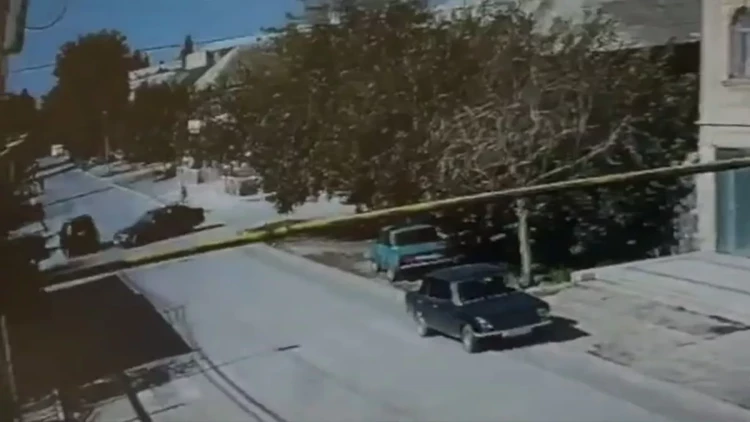 Gəncədə avtomobil 3 piyadanı vurdu - Ölən var - Anbaan VİDEO