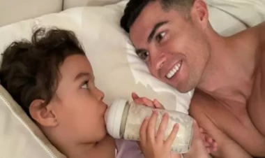 Ronaldonun qızı ilə fotosu gündəm oldu