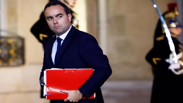 Fransa Baş naziri istefa verdi