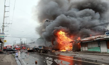 İranda güclü partlayış - Yaralananlar var - VİDEO