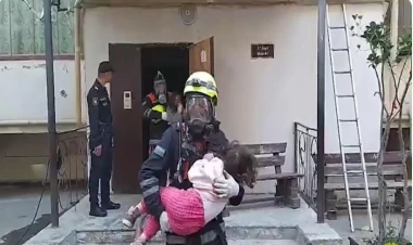 “AAAF park”da çoxmərtəbəli binada yanğın - Sakinlər təxliyə edildi