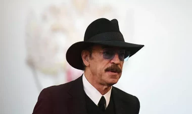 Rusiyalı xalq artisti xəstəxanaya yerləşdirildi