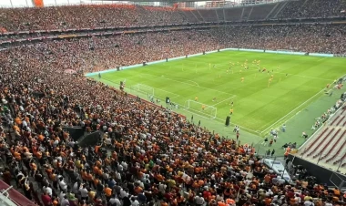 Qalatasaray futbolçuları Beşiktaş derbisində meydana itlərlə çıxacaq