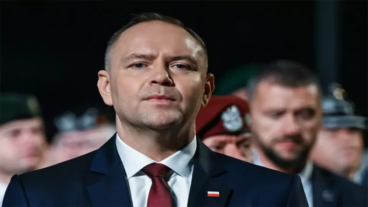 Karol Navrotski Almaniya və Litva ilə sərhədə  qoşun göndərdi