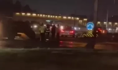 Bakıda lüks avtomobil yanıb kül oldu - VİDEO