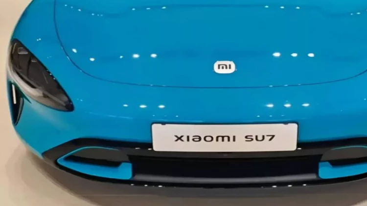 Çin maşını özbaşına hərəkət etməyə başladı - VİDEO