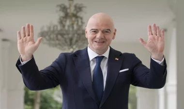 FIFA prezidenti Azərbaycanı təbrik edib - VİDEO