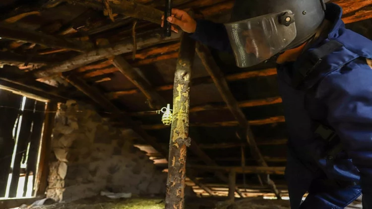 Şuşada evdə partlayıcı tələ aşkarlandı - VİDEO - FOTOlar