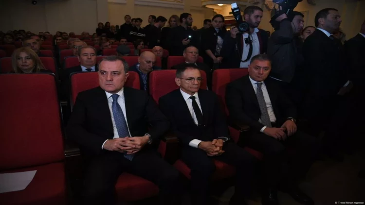 Rəsmilər vida mərasimində - FOTOlar