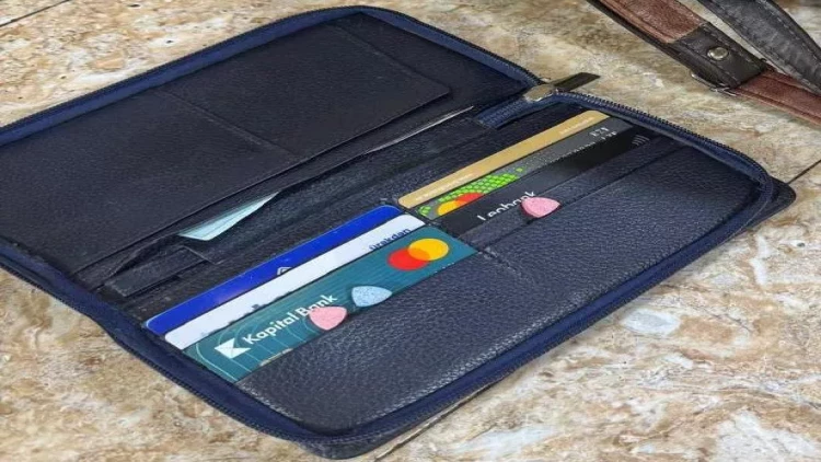 Həbsdəki ərinə narkotik gətirdi - FOTO