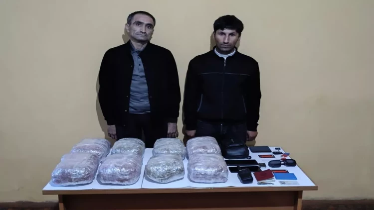 Ölkə ərazisinə narkotik vasitə keçirməyə cəhd edən şəxslər saxlanılıb